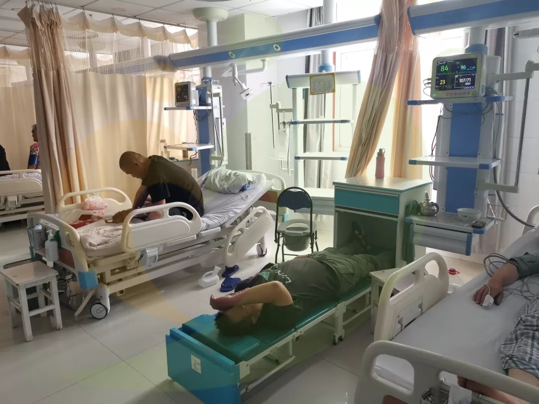 愛陪（péi）智能陪護床在上海普（pǔ）陀區醫院落地