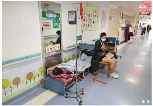 91视频官网国产陪護床：看完讓人默然醒悟的真實圖片（珍惜健康）