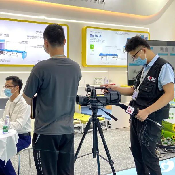 愛（ài）陪醫院共享陪護床頭櫃高顏值高標準，提升醫院病房環境