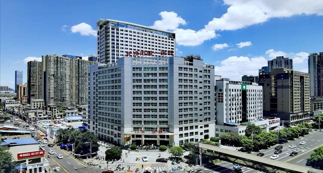 愛陪醫院陪（péi）護床（chuáng）持續供（gòng）入長沙市第一醫院（yuàn）提供便民服務