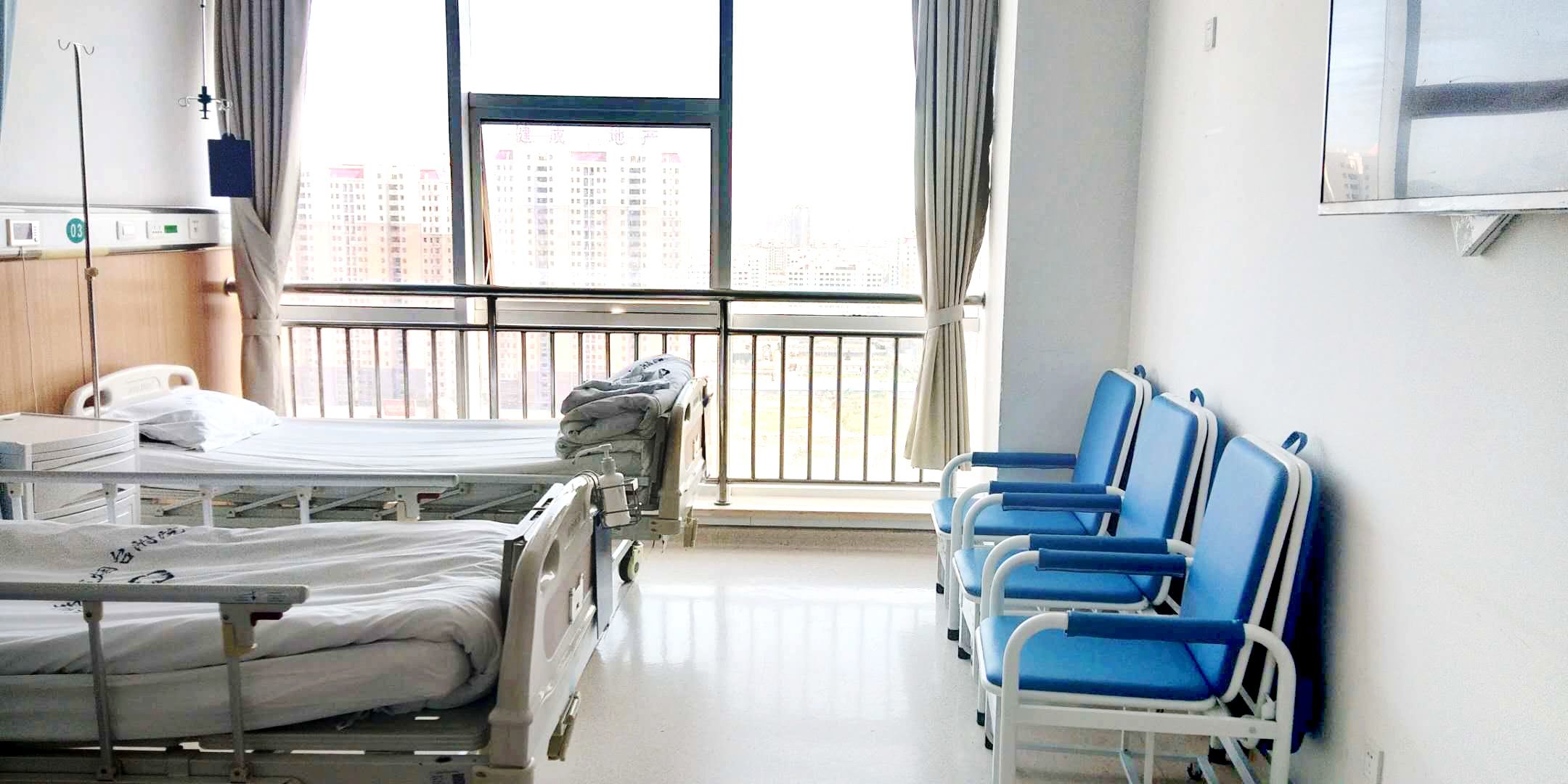 醫院（yuàn）智能共享陪護床：讓愛與關懷觸手（shǒu）可及