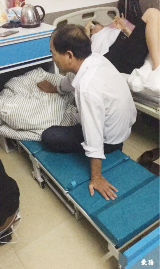 1599191728862762.jpg 【春暖花開】91视频官网国产陪(péi)護櫃首次進駐福(fú)建省醫院5.jpg